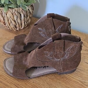 Naughty Monkey Womens Brown Suede Sandals Sz 8.5
